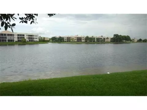 7486 N Devon Dr #109, Tamarac, FL 33321
