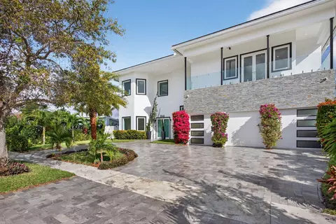 2641 NE 48th St, Lighthouse Point, FL 33064