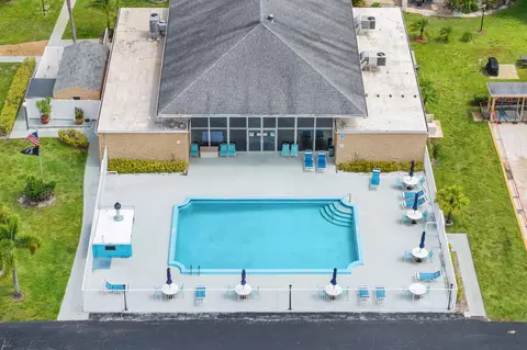 2102 NE 1st Way #103, Boynton Beach, FL 33435