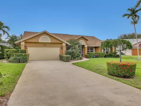712 Golf Ct, Delray Beach, FL 33445