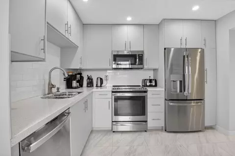 7563 Glendevon Ln #1306, Delray Beach, FL 33446