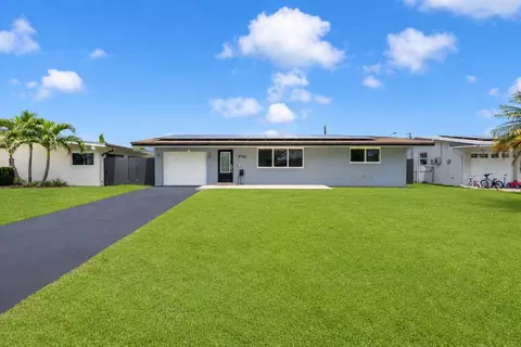 8781 NW 15th St, Pembroke Pines, FL 33024