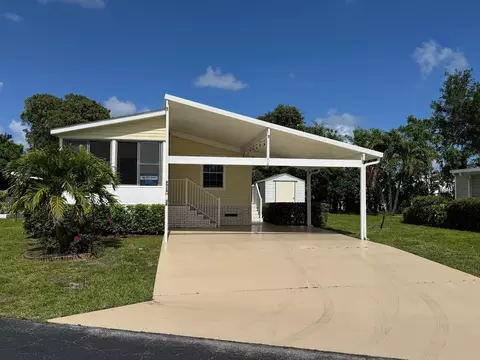 8924 Princess Donna Ct E, Boynton Beach, FL 33436