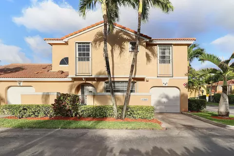 11303 Lakeview Dr #8-M, Coral Springs, FL 33071