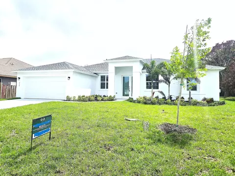 758 SW Mccoy Ave, Port Saint Lucie, FL 34953