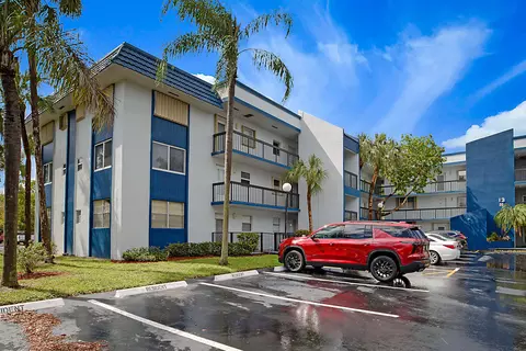 3100 Holiday Springs Blvd #111, Margate, FL 33063