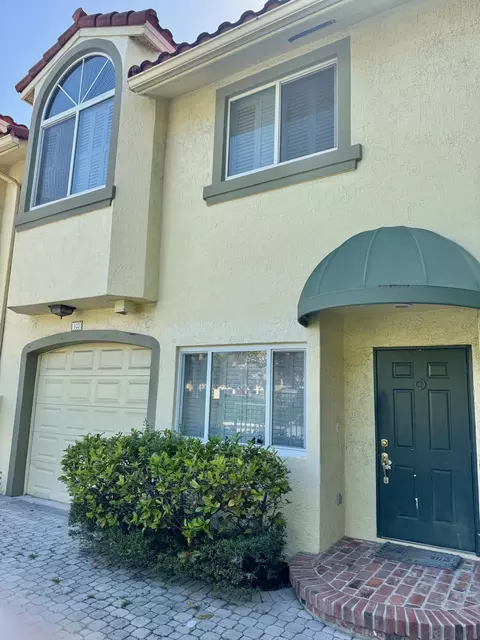 103 NE 14th Ave #5, Fort Lauderdale, FL 33301