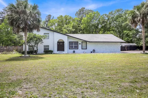 912 S 5th St, Macclenny, FL 32063