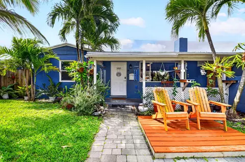 1010 Churchill Cir S, West Palm Beach, FL 33405