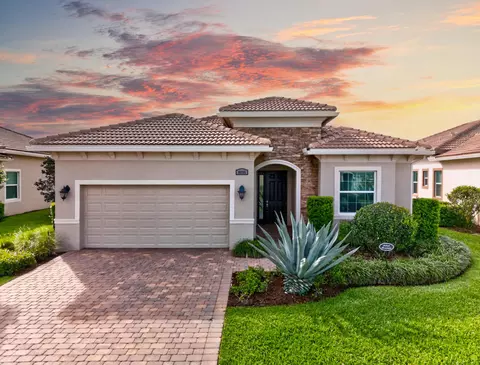 8695 SW Carrara Way, Port Saint Lucie, FL 34987