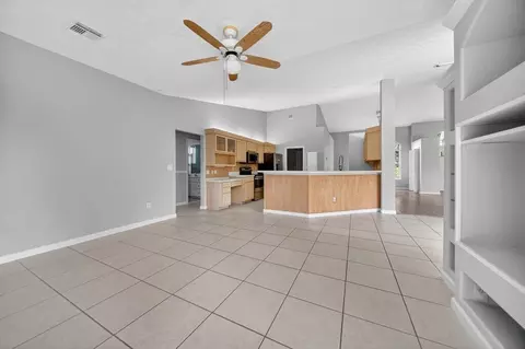 Living - 612 SE 6th St, Stuart, FL 34994 photo 5 of 9