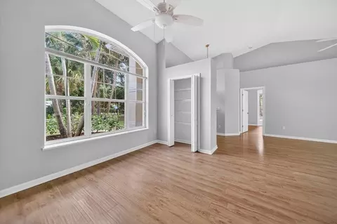 Living - 612 SE 6th St, Stuart, FL 34994 photo 3 of 9