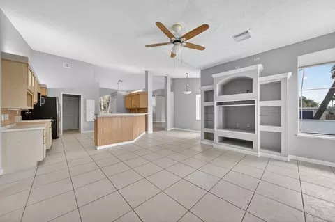 Living - 612 SE 6th St, Stuart, FL 34994 photo 6 of 9