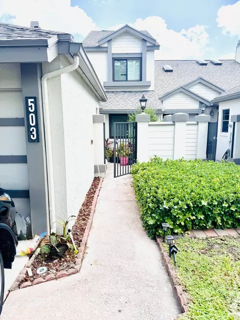 503 Landings Blvd, Greenacres, FL 33413