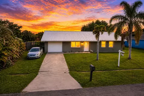 956 SE Browning Ave, Port Saint Lucie, FL 34983