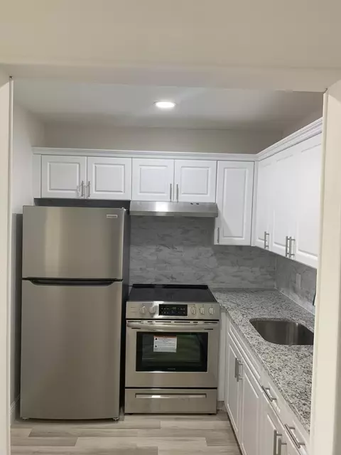 204 Canterbury I, West Palm Beach, FL 33417