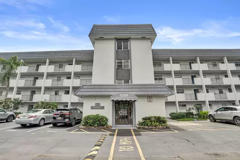 6200 NW 44th Unit Apt 204 St #204, Lauderhill, FL 33319