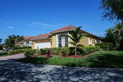 8058 Via Hacienda, Riviera Beach, FL 33418