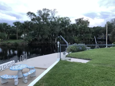 View/Area - 7733 SE Fork River Dr, Stuart, FL 34997 photo 2 of 5