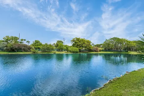 8829 Bella Vista Dr #282, Boca Raton, FL 33433