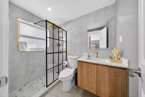 Bath - 801 SE 15th St, Stuart, FL 34994 photo 1 of 5