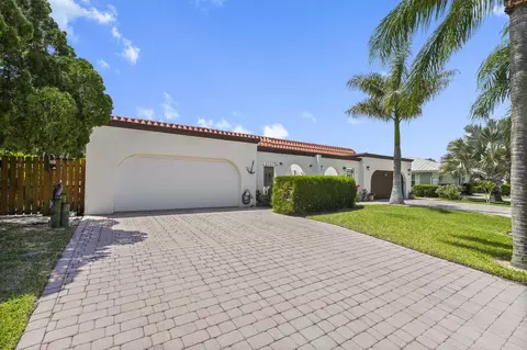 3922 SE Fairway W, Stuart, FL 34997