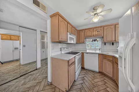6200 NW 62nd St #312, Tamarac, FL 33319