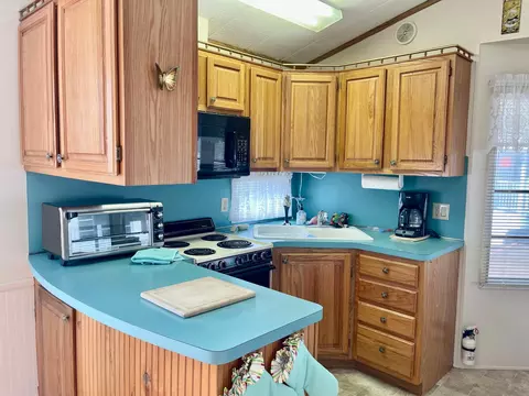 Kitchen - 5374 SE 64th Ave, Okeechobee, FL 34974 photo 2 of 2