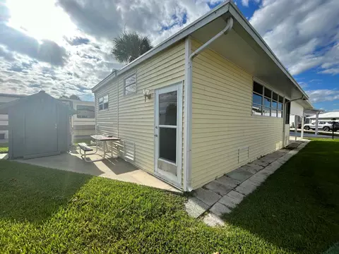 Exterior - 5374 SE 64th Ave, Okeechobee, FL 34974 photo 3 of 4