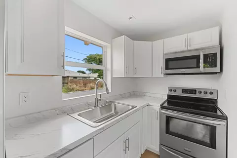 821 Northview Dr, Jupiter, FL 33458 photo 9