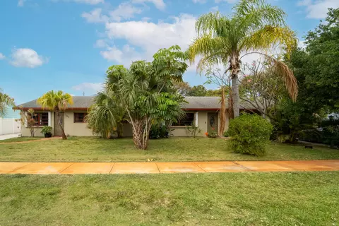 723 N 7th St, Lantana, FL 33462
