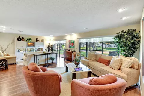 15 Stratford Dr #A, Boynton Beach, FL 33436