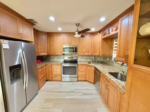 30 Plymouth C, West Palm Beach, FL 33417