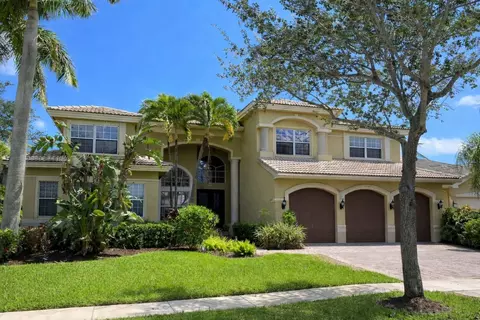 19234 S Creekshore Ct, Boca Raton, FL 33498