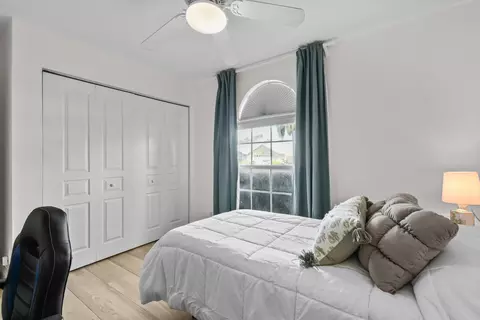 Bedroom - 6366 Barbara St, Jupiter, FL 33458 photo 5 of 6