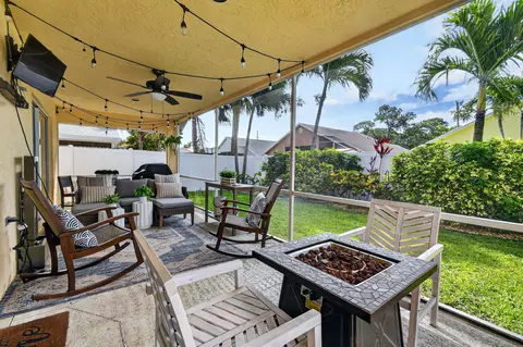 Exterior - 6366 Barbara St, Jupiter, FL 33458 photo 3 of 10