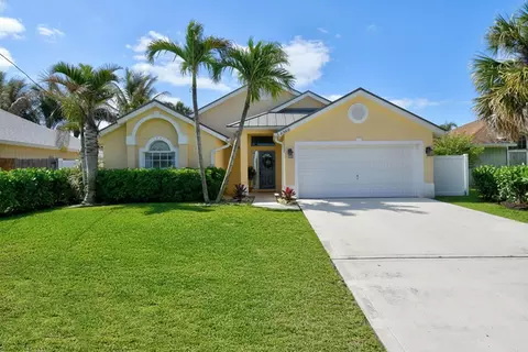 Exterior - 6366 Barbara St, Jupiter, FL 33458 photo 2 of 10