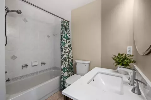 Bath - 6366 Barbara St, Jupiter, FL 33458 photo 4 of 5