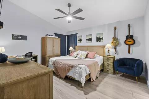 Bedroom - 6366 Barbara St, Jupiter, FL 33458 photo 1 of 6