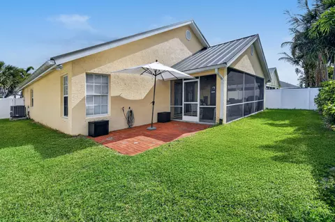 Exterior - 6366 Barbara St, Jupiter, FL 33458 photo 9 of 10