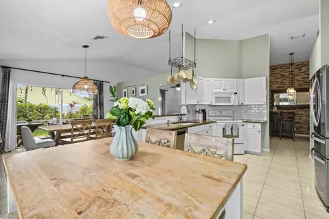 Kitchen - 6366 Barbara St, Jupiter, FL 33458 photo 6 of 6