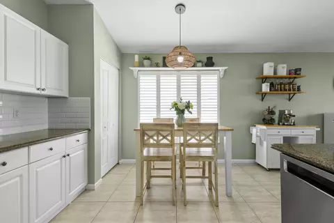 Kitchen - 6366 Barbara St, Jupiter, FL 33458 photo 5 of 6
