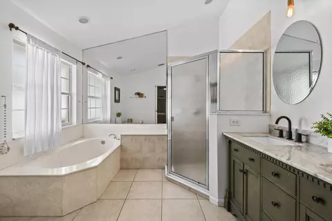 Bath - 6366 Barbara St, Jupiter, FL 33458 photo 1 of 5
