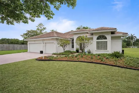 16245 Seneca Cir, Davie, FL 33331