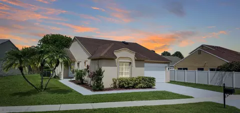 22561 Middletown Dr, Boca Raton, FL 33428