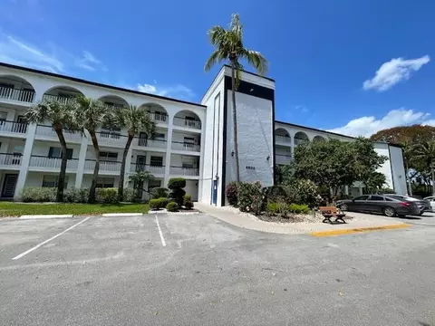 4602 Martinique Way #F1, Coconut Creek, FL 33066
