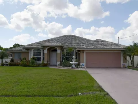 5514 NW Whitecap Rd, Port Saint Lucie, FL 34986