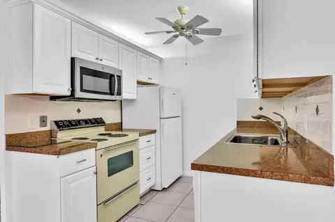 2066 Exeter D, Boca Raton, FL 33434 photo 11