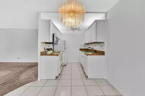 2066 Exeter D, Boca Raton, FL 33434 photo 9