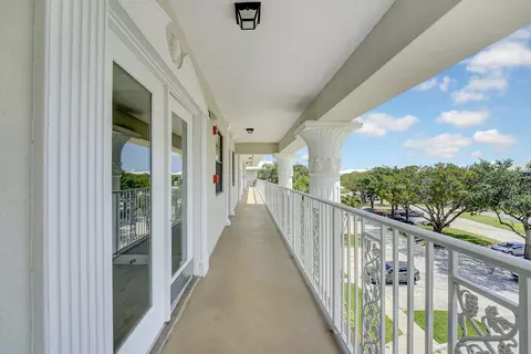 6097 Balboa Cir #406, Boca Raton, FL 33433